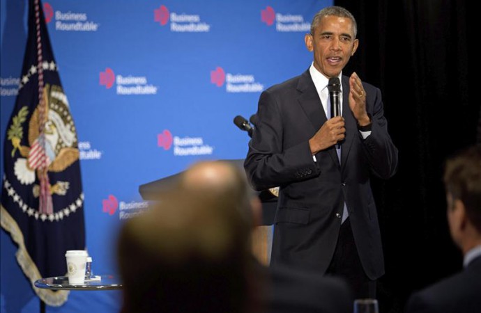 Obama apoya al joven detenido por llevar un reloj que confundieron con bomba