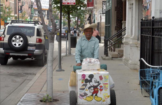 Chicago avanza en la legalización de los vendedores ambulantes latinos
