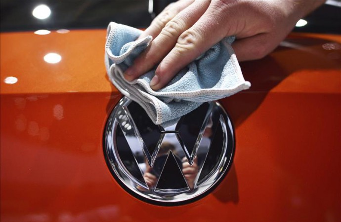 EEUU dice que Volkswagen trucó vehículos para cumplir leyes sobre emisiones