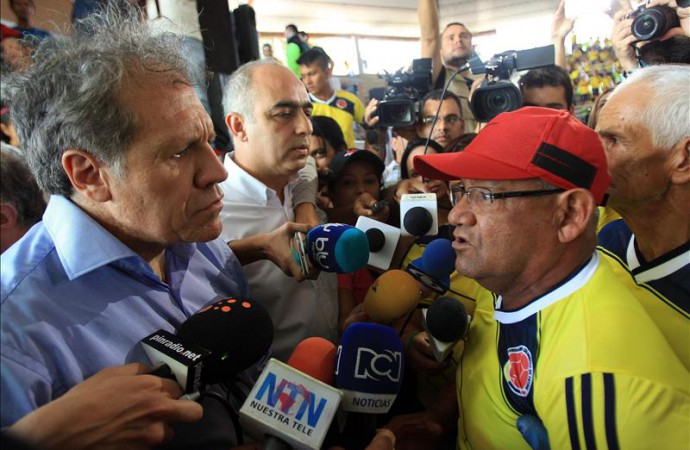 Almagro espera que de la reunión Santos-Maduro salga una solución definitiva