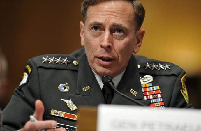 Exdirector de la CIA pide disculpas y critica estrategia de Obama en Siria