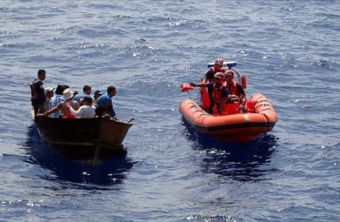 La Guardia Costera repatría a 121 cubanos interceptados en el mar