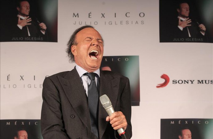 Julio Iglesias homenajea a México en el que será su último disco de estudio