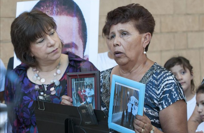 Familia de mexicano asesinado en frontera celebra decisión de juez