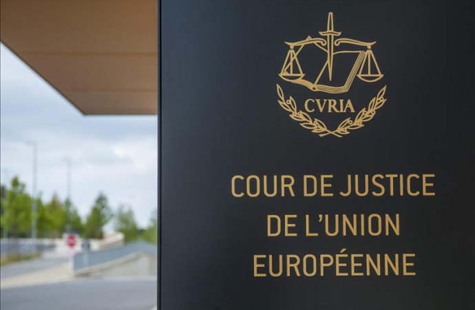 El Tribunal de la UE inválida la decisión de la CE que permite la transferencia de datos a EEUU