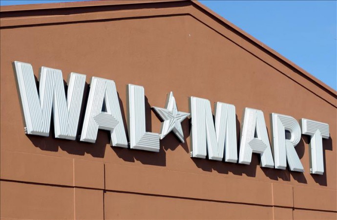 Walmart se desploma en bolsa tras recortar sus previsiones
