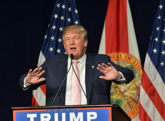 Trump reitera en Miami su propuesta de construir un muro en la frontera