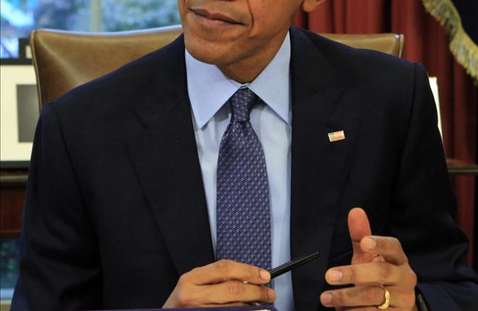 Obama revisa distintas «opciones» para relajar el embargo a Cuba