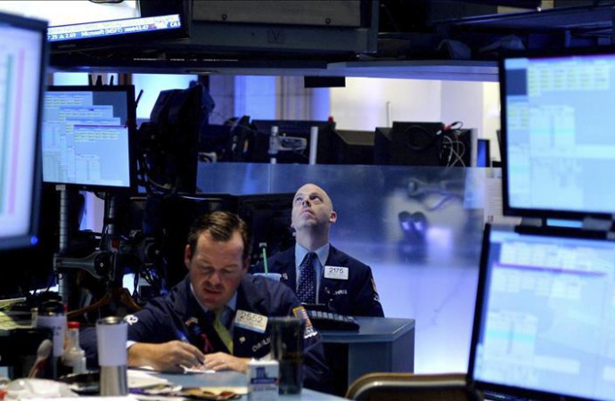 Wall Street cambia de rumbo y el Dow Jones cede un 0,04 % a media sesión