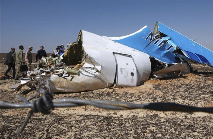 El ruido de una explosión se escucha en las cajas negras del avión del Sinaí