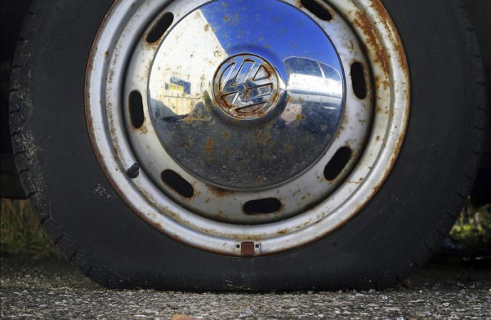 Volkswagen, bajo escrutinio de autoridades y espejismo de aumento de ventas