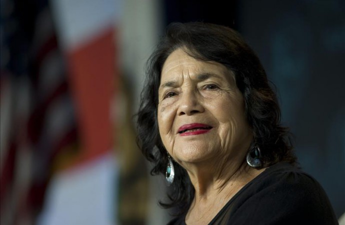 Dolores Huerta acusa a precandidatos republicanos de «predicar el odio»