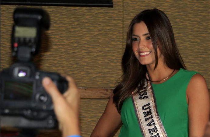 Miss Universo se realiza prueba VIH para concienciar sobre detección temprana