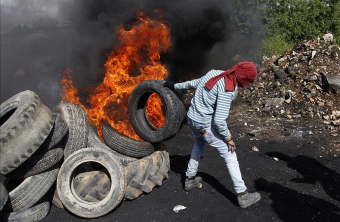 Arden unos 7.000 neumáticos en una gomera de Puerto Rico