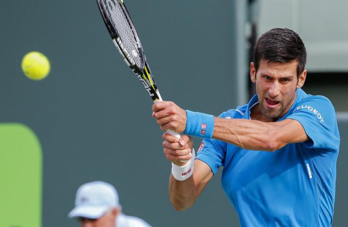 Djokovic sufre ante Thiem pero evita una nueva sorpresa en el torneo de Miami