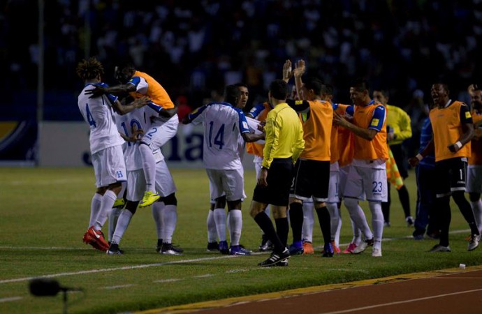 2-0. Honduras vence al El Salvador y revive el sueño de ir a Rusia