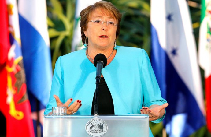 Bachelet llama a respetar los tratados internacionales para garantizar la paz