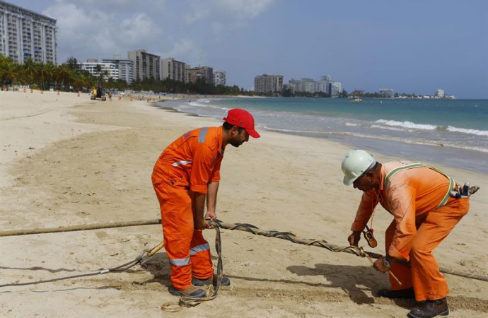 Expertos analizan vías para combatir la erosión de las playas de Puerto Rico