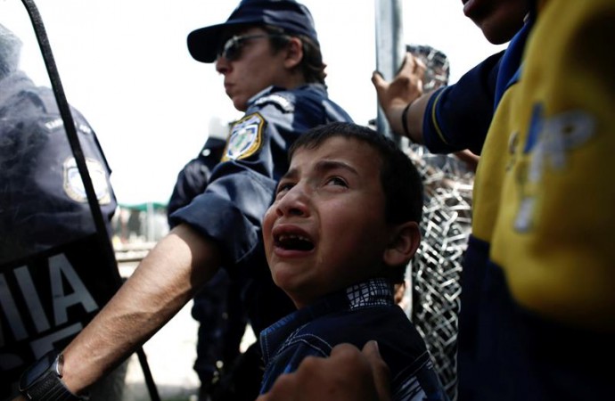 La ONU recuerda a los Estados que no se debe retener a los migrantes menores