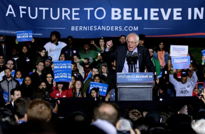 Sanders se acerca a Clinton entre los latinos de California, según un sondeo