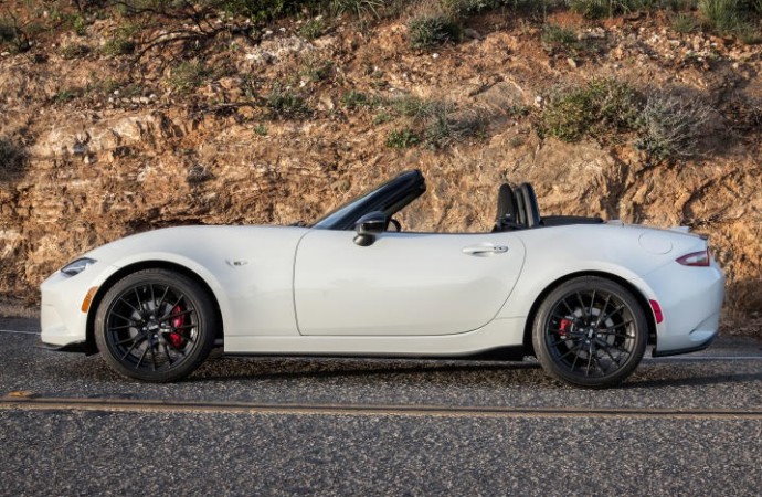 Mazda MX-5 Miata Grand Touring del 2016