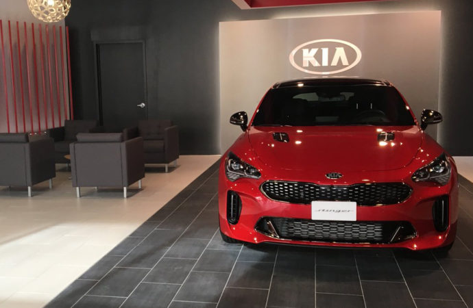 Kia inaugura los «Stinger Salons» para presentar el vehículo mas espectacular de la automotriz